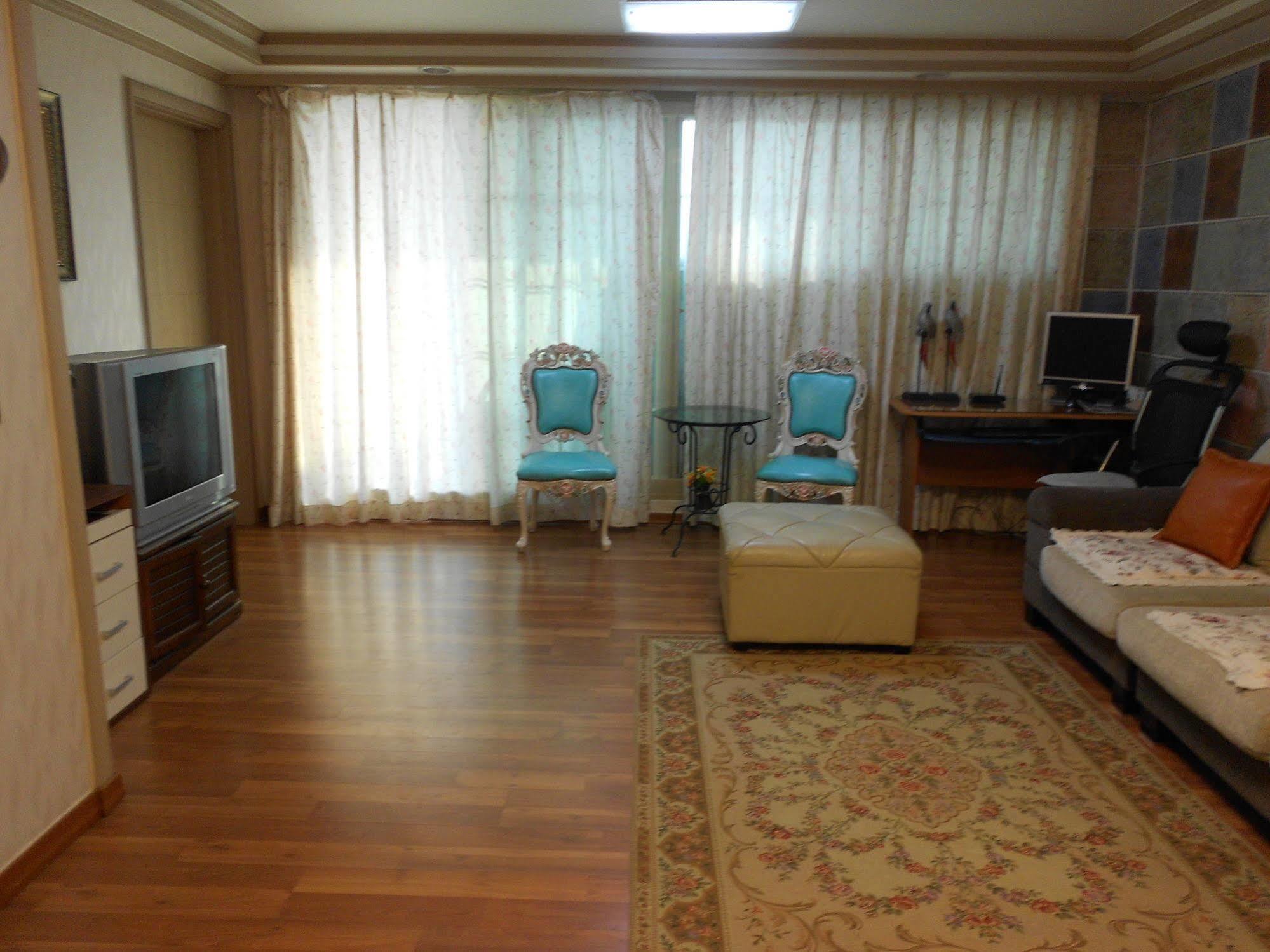 Elvis Bnb Inczhon Zewnętrze zdjęcie